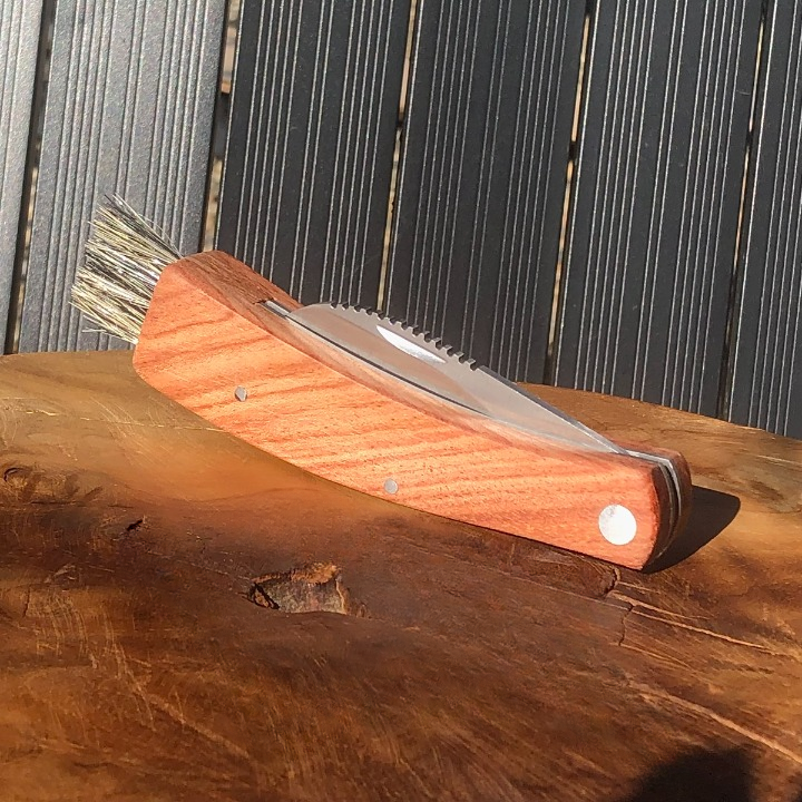 Le couteau à Champignons.